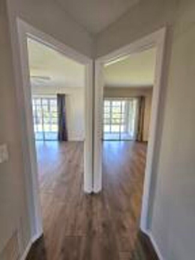 Building Photo - 2 Bed 2 Bath $1700 Rental 55+ in Vista St ...