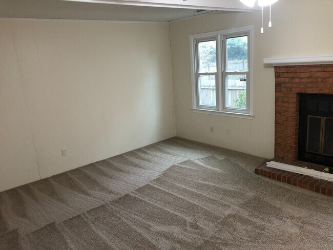 Foto del edificio - 4641 Boxford Rd