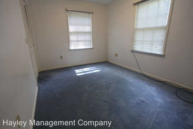 Building Photo - 4 br, 2 bath House - 1313 Hickory Lane