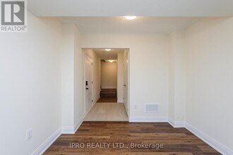 Building Photo - 2538 Littlefield Cres