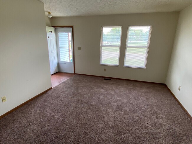 Building Photo - 2077 Bridlewood Blvd