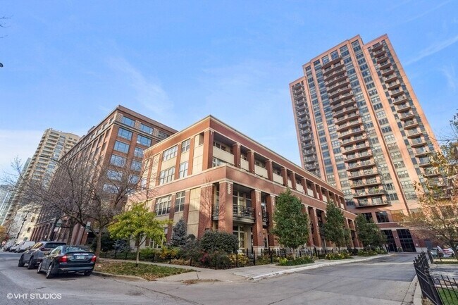 Foto del edificio - 330 N Jefferson St