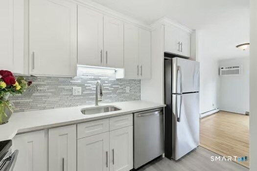 Foto del edificio - 7 Sharon Ln
