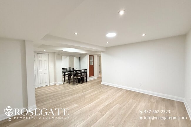 Building Photo - Spacious 2-Bedroom Basement Unit in Prime ...