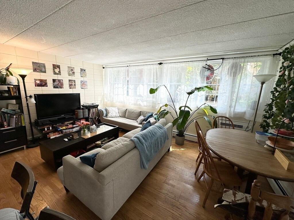 Primary Photo - 26 Inman St