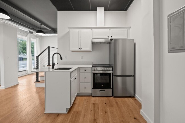 Building Photo - 435 N Washington Ave