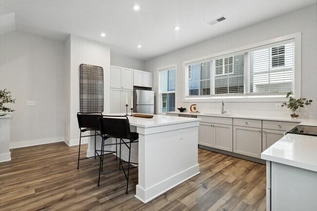 Foto del edificio - 776 Metropolitan Pkwy SW