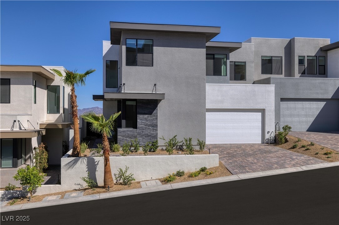 Primary Photo - 11012 Socrates Rdg St