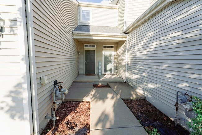 Building Photo - 1136 Coneflower Dr