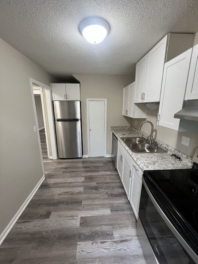 Foto del edificio - 1430 Stratton Pl Dr