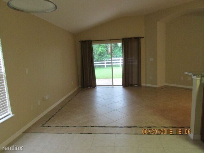 Building Photo - 4 br, 2 bath House - 6751 Calistoga Cir
