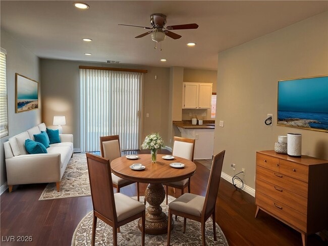 Foto del edificio - 9702 Maple Sugar Leaf Pl