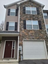 Building Photo - 230 Crown Ct