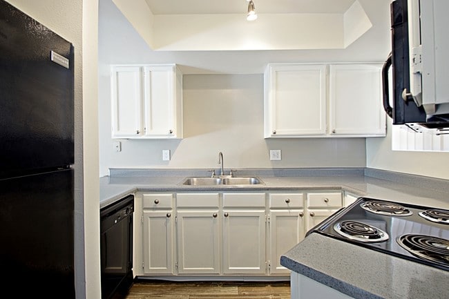 Building Photo - Scottsdale Haciendas Condominiums