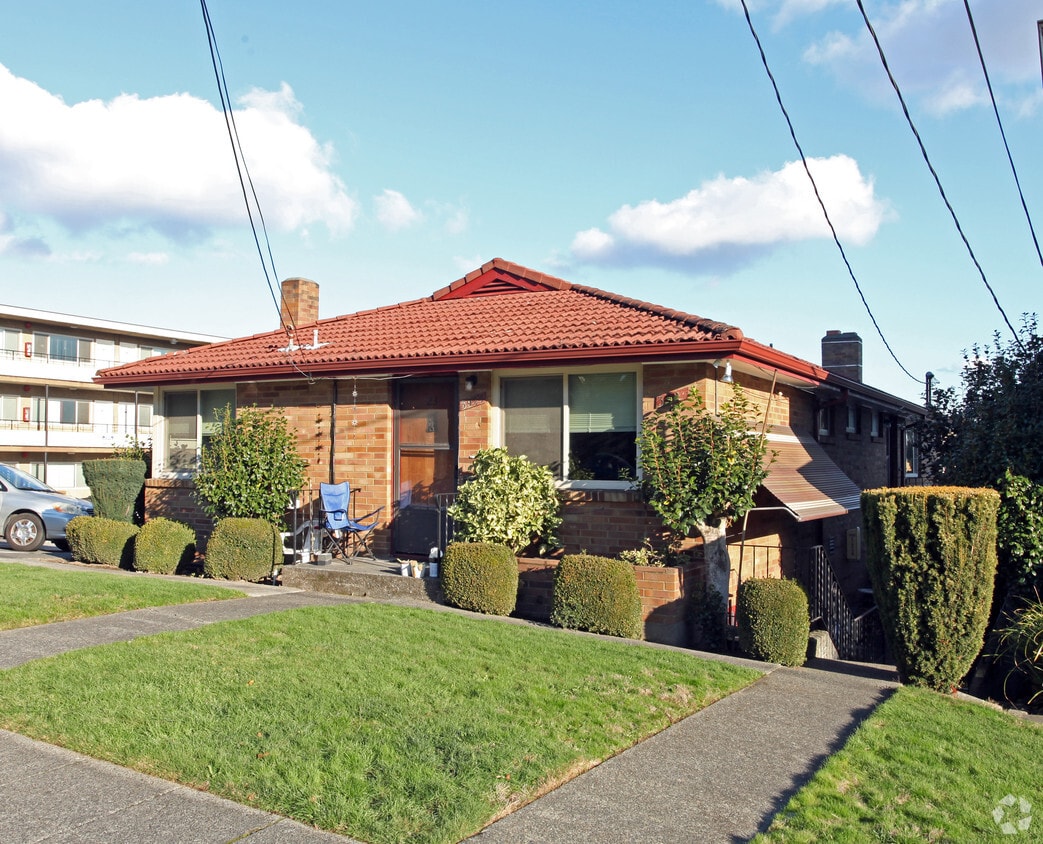 Primary Photo - 3924 Whitman Ave N