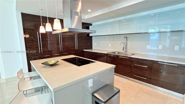 Building Photo - 150 Sunny Isles Blvd