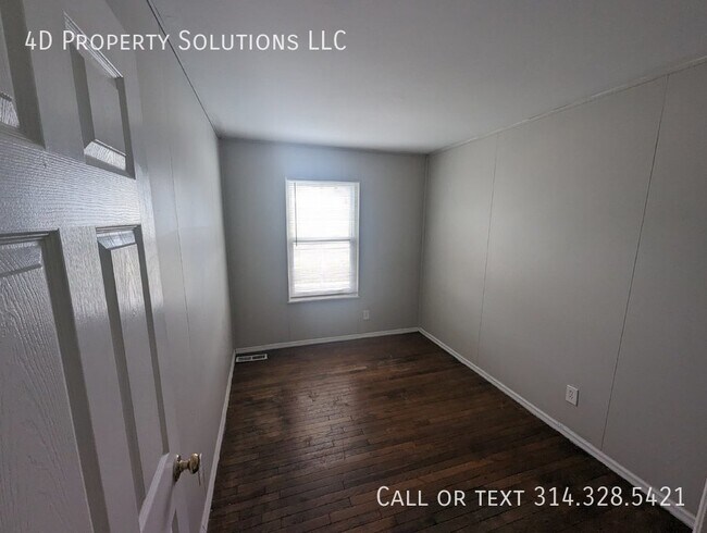 Building Photo - Charming 3-Bedroom Home in St. Louis - Per...
