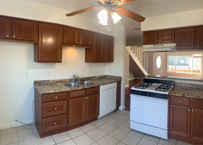 Foto del edificio - 132 Melody Ln