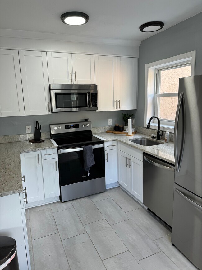 Foto del edificio - 9525 Sherwood Pl