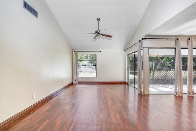 Photo - 4504 Stonehenge Rd (Tampa, FL) House