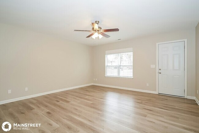 Building Photo - 1240 Maple Ridge Rd, Burlington, NC 27217