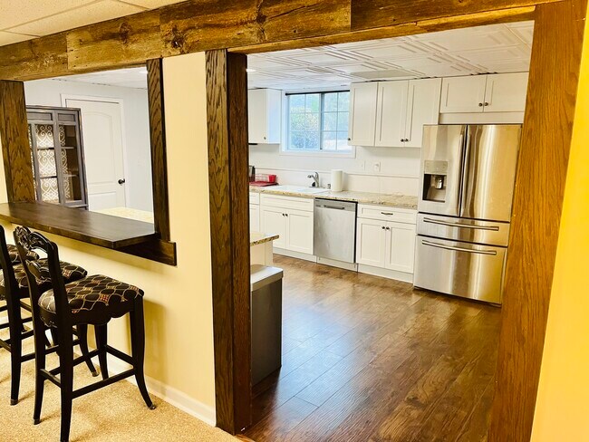 Building Photo - 425 Singletree Trce