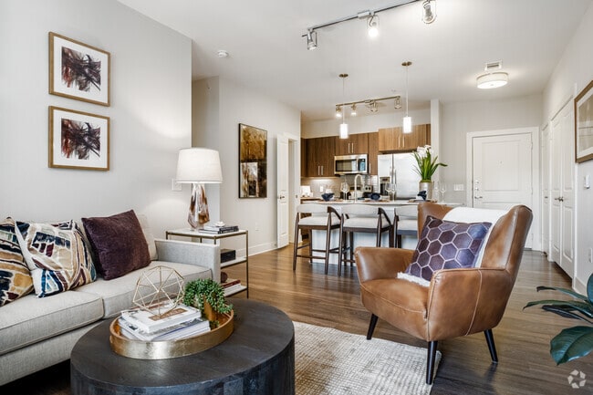 2BR, 2BA - 1043SF - Everleigh Lakeline 60+ Active Adult Apartment Homes