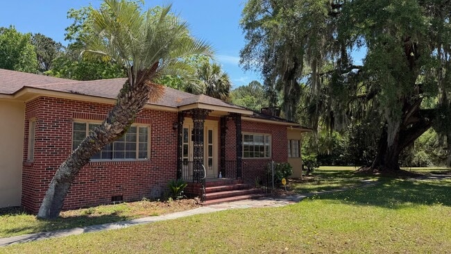 Building Photo - 124 Quacco Rd