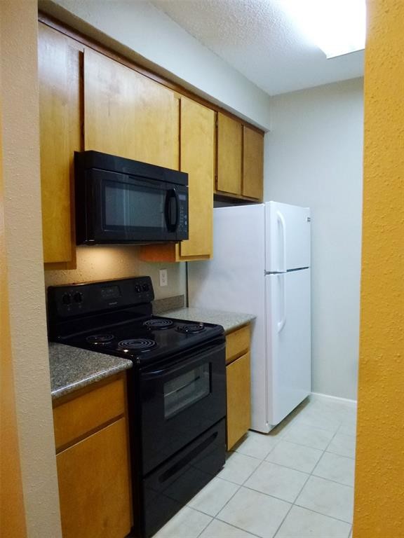 Foto del edificio - 7900 N Stadium Dr