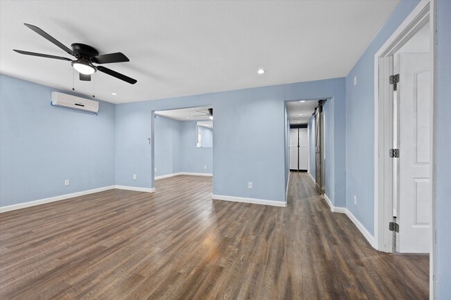 Foto del edificio - 1219 Cunningham Dr