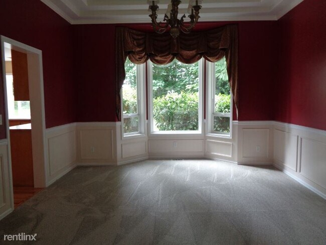 Foto del edificio - 5 br, 3 bath House - 6120 172nd St SE