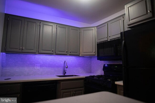 Building Photo - 319 Meadowview Ln