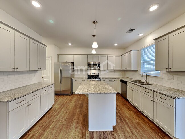 Foto del edificio - 3597 Okelly Dr