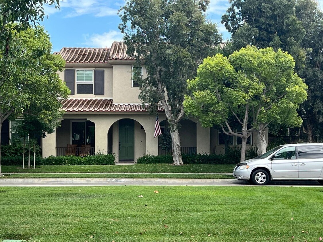 Foto del edificio - 4 Bedroom Single Family Home in Camarillo