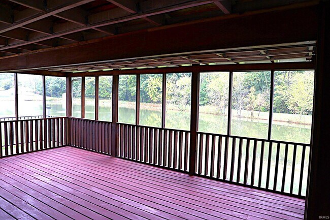 Foto del edificio - 3900 Bronson Ln