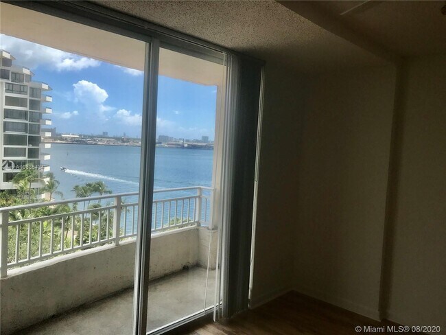 Building Photo - 770 Claughton Island Dr