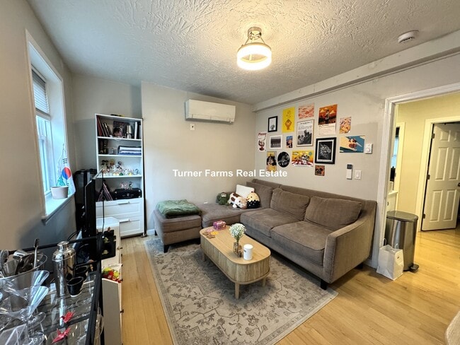 Building Photo - 91 Hudson St