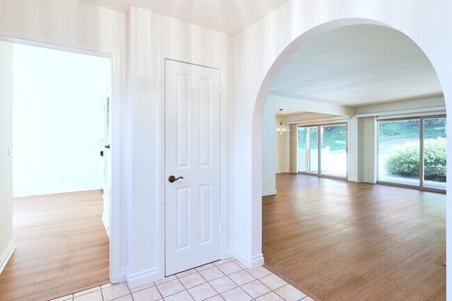 Foto del edificio - 2787 Lakeridge Ln