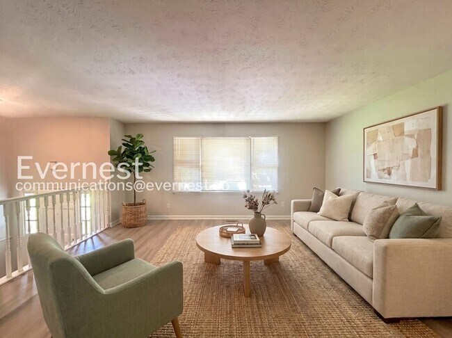 Building Photo - Limited Time Special Offer / Spacious 3 Bed, 2 Bath Home with Modern Amenities / Pet-Friendly / A...