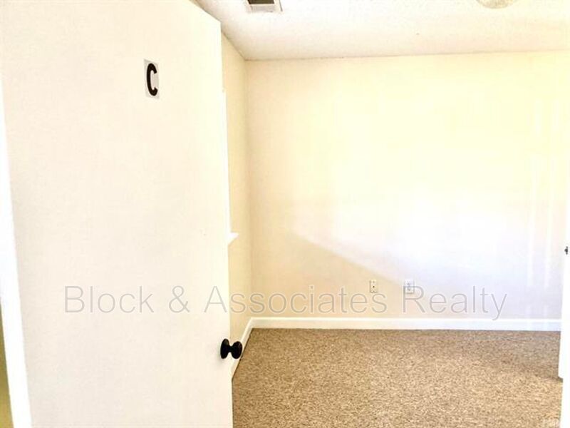 303 Smith Level Rd Unit C, Chapel Hill, NC 27516 Condo for Rent in