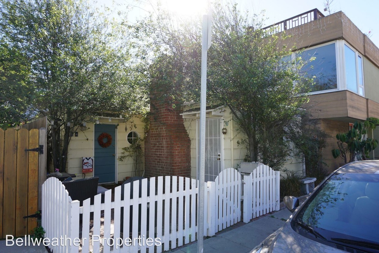 Primary Photo - 64 65th Pl