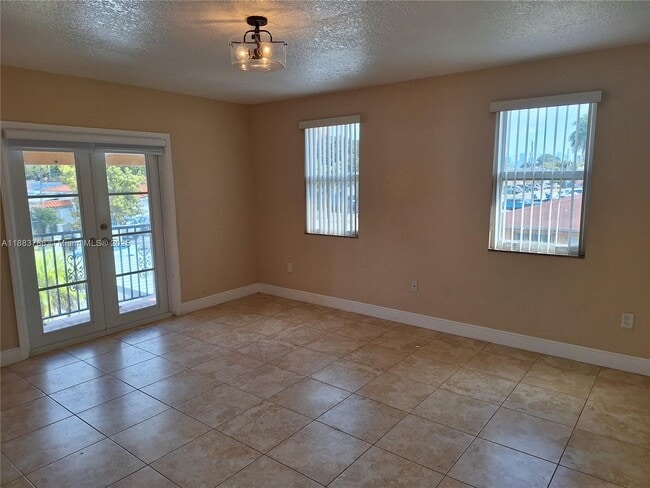 Foto del edificio - 3538 SW 24th St