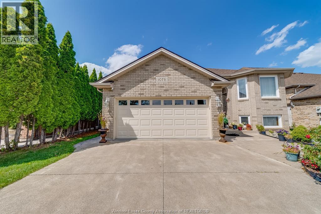 Photo principale - 1078 Imperial Crescent