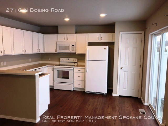 Foto del edificio - Newer 3 Bedroom Townhome