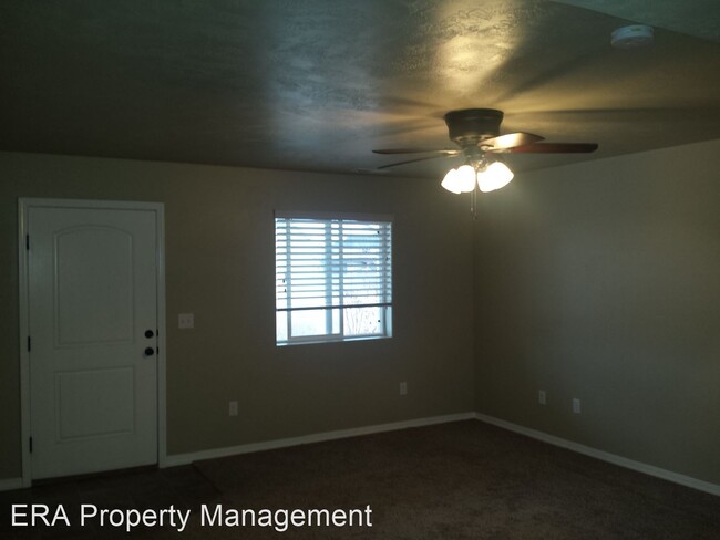 Foto del edificio - 3 br, 2.5 bath House - 2806 N Clark Parkway