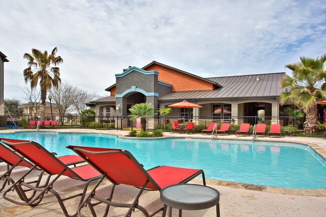 Vista at Plum Creek Apartments Kyle, TX