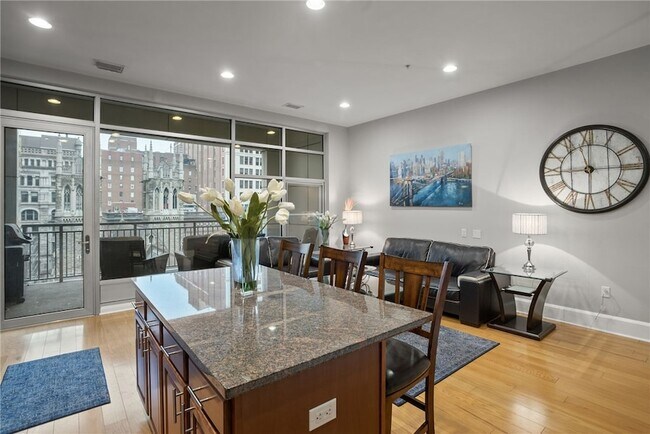 Foto del edificio - 301 Fifth Ave