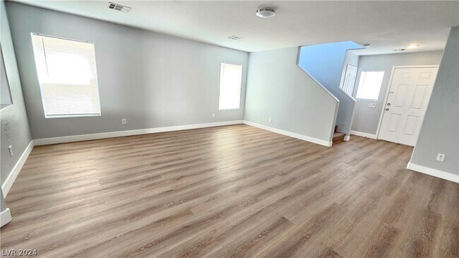 Building Photo - 628 Port Talbot Ave