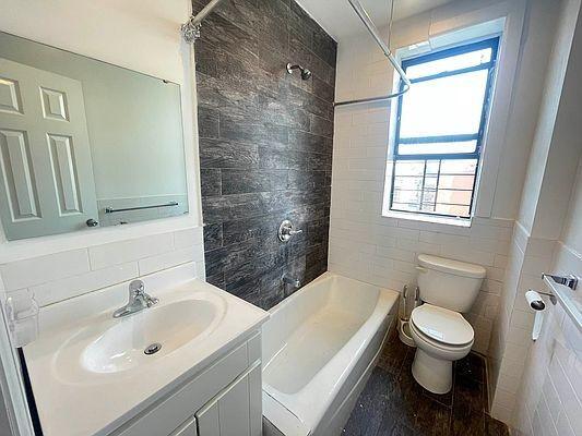 Foto del edificio - 2 bedroom in Bronx NY 10468