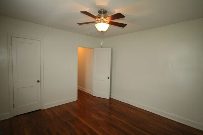 Foto del edificio - 1707 Englewood Ave